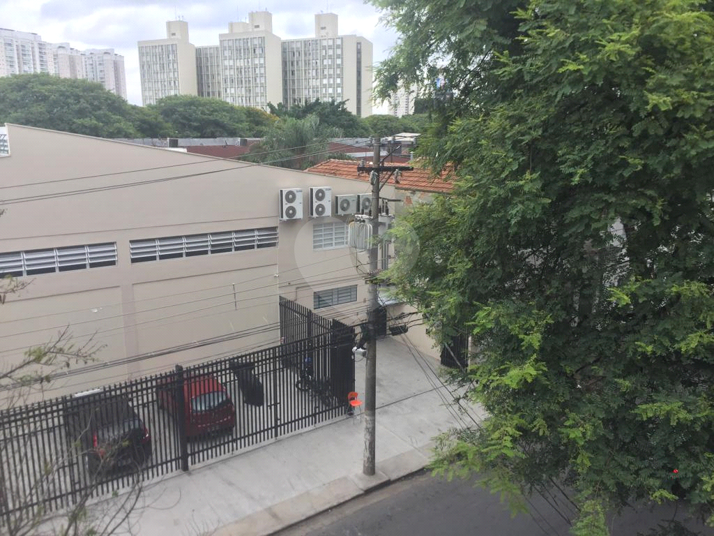 EXCELENTE PRÉDIO COMERCIAL REGIÃO DA BARRA FUNDA, SENDO 1.200 METROS.