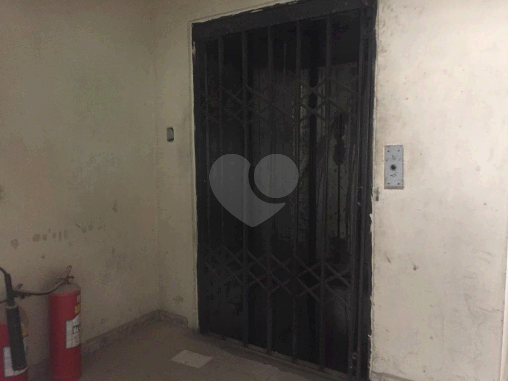EXCELENTE PRÉDIO COMERCIAL REGIÃO DA BARRA FUNDA, SENDO 1.200 METROS.
