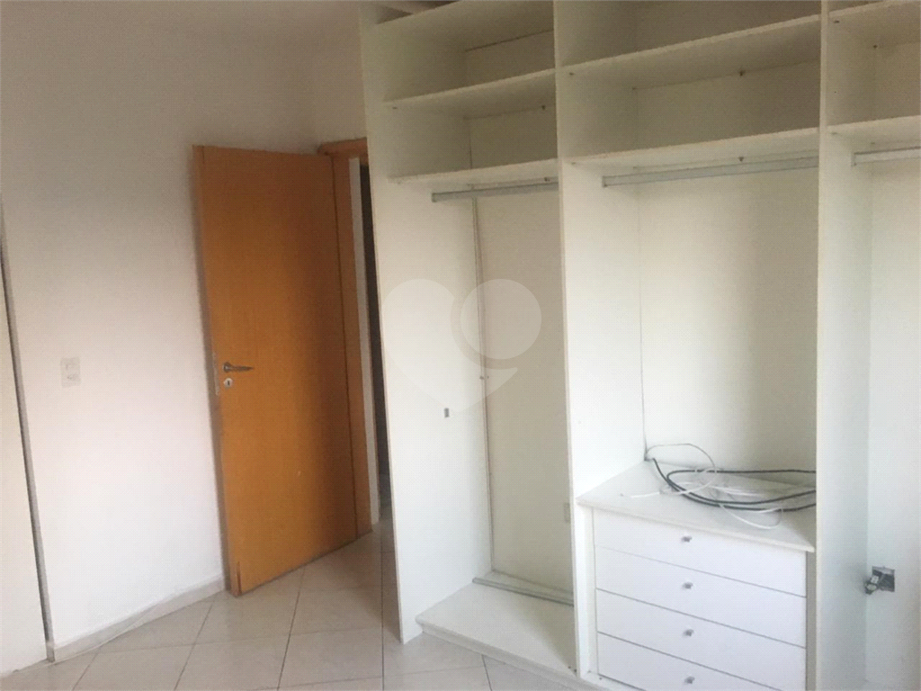 SOBRADO EM CONDOMINIO FECHADO