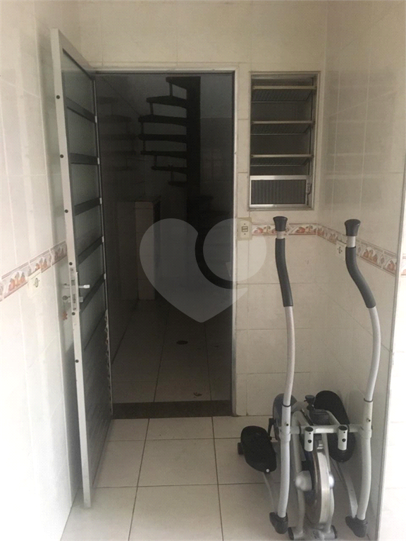 SOBRADO EM CONDOMINIO FECHADO