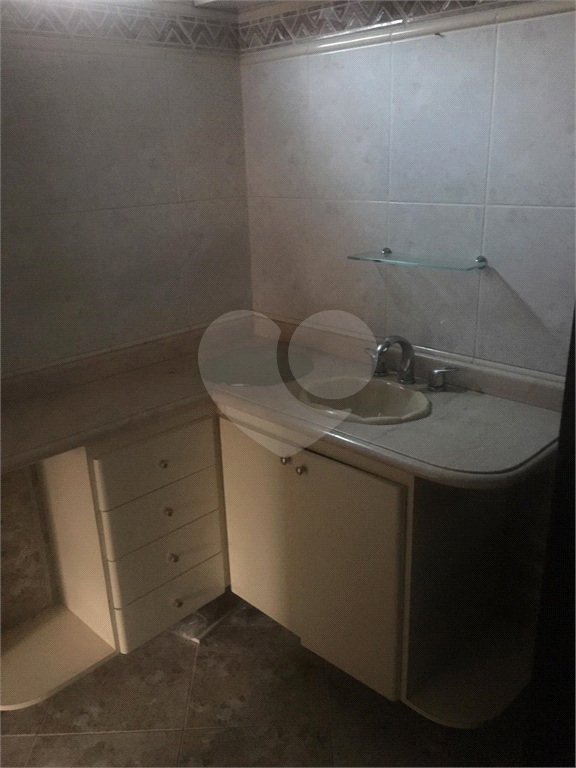 SOBRADO EM CONDOMINIO FECHADO