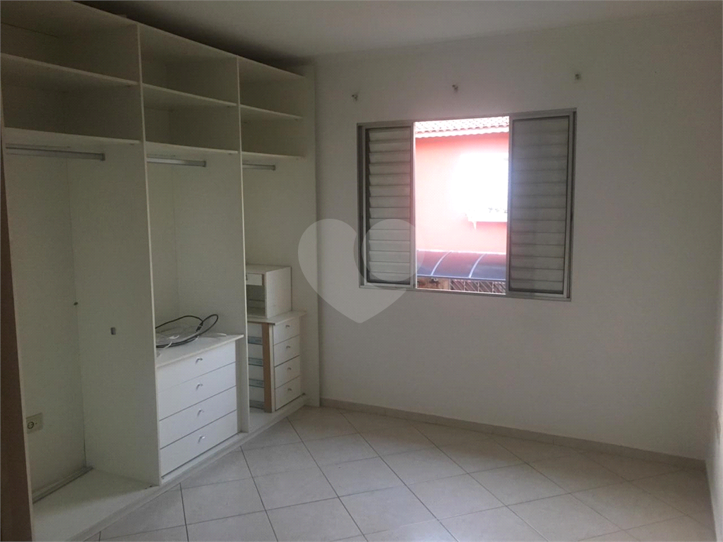 SOBRADO EM CONDOMINIO FECHADO