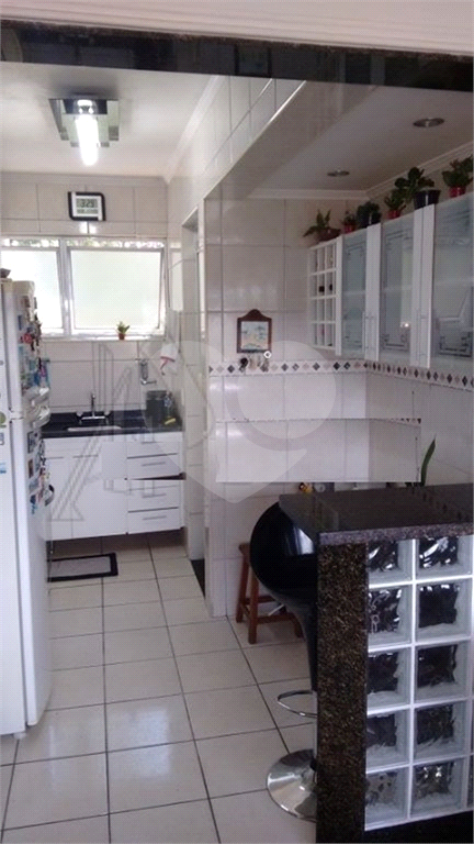 Apartamento todo reformado em bairro de alto padrão .Documentação em ordem, estuda contra proposta!!