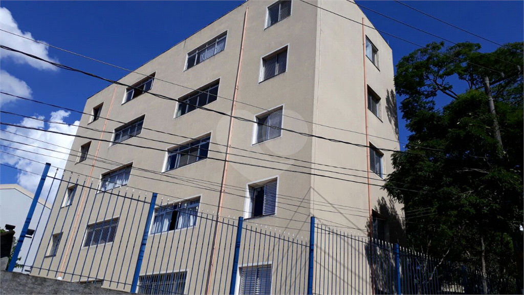 Apartamento todo reformado em bairro de alto padrão .Documentação em ordem, estuda contra proposta!!