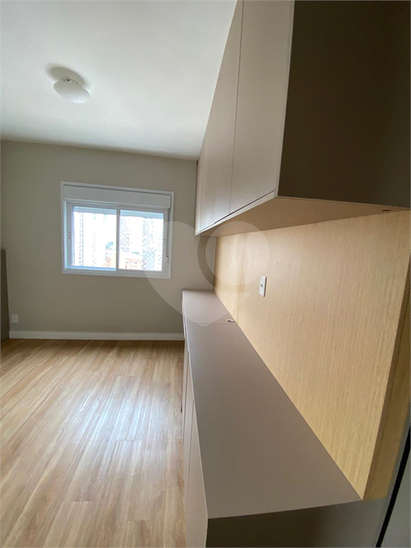 Apartamento com três suítes e três vagas na Vila Pompeia