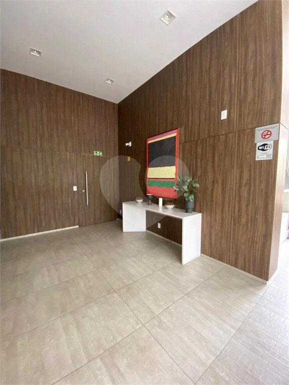 Apartamento com três suítes e três vagas na Vila Pompeia