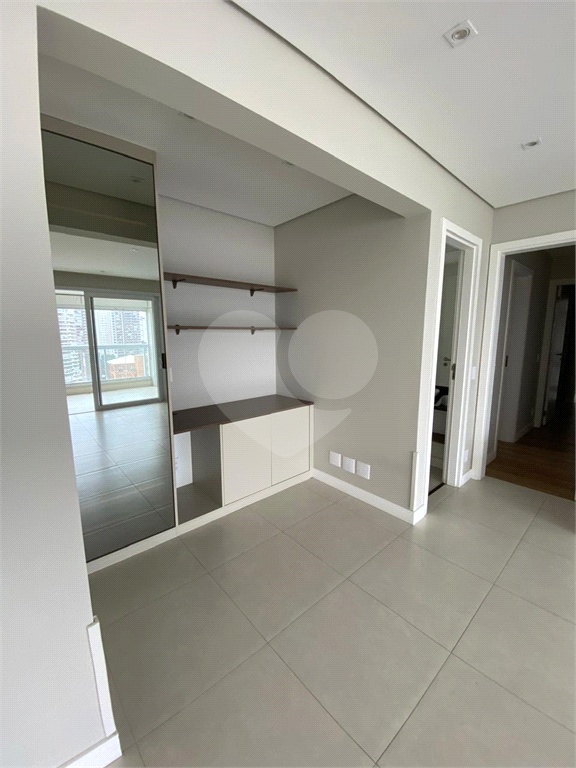 Apartamento com três suítes e três vagas na Vila Pompeia