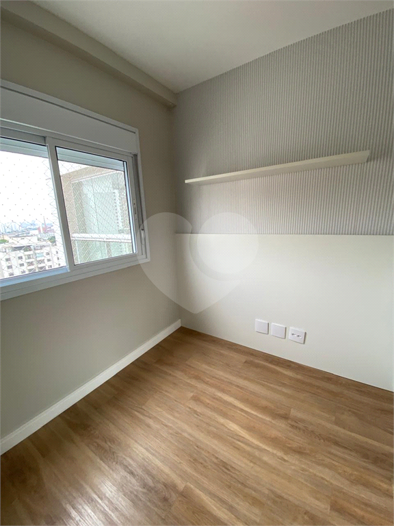 Apartamento com três suítes e três vagas na Vila Pompeia