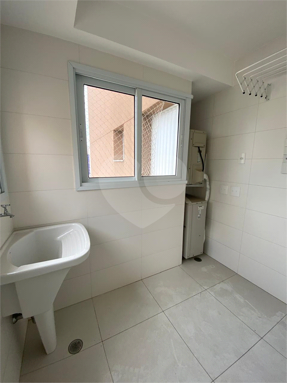 Apartamento com três suítes e três vagas na Vila Pompeia