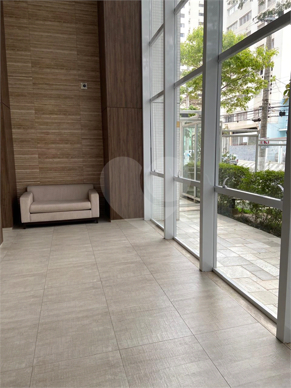 Apartamento com três suítes e três vagas na Vila Pompeia