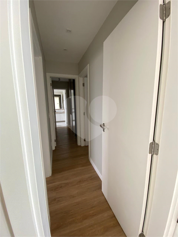 Apartamento com três suítes e três vagas na Vila Pompeia