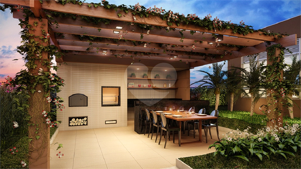 Apartamento com três suítes e três vagas na Vila Pompeia