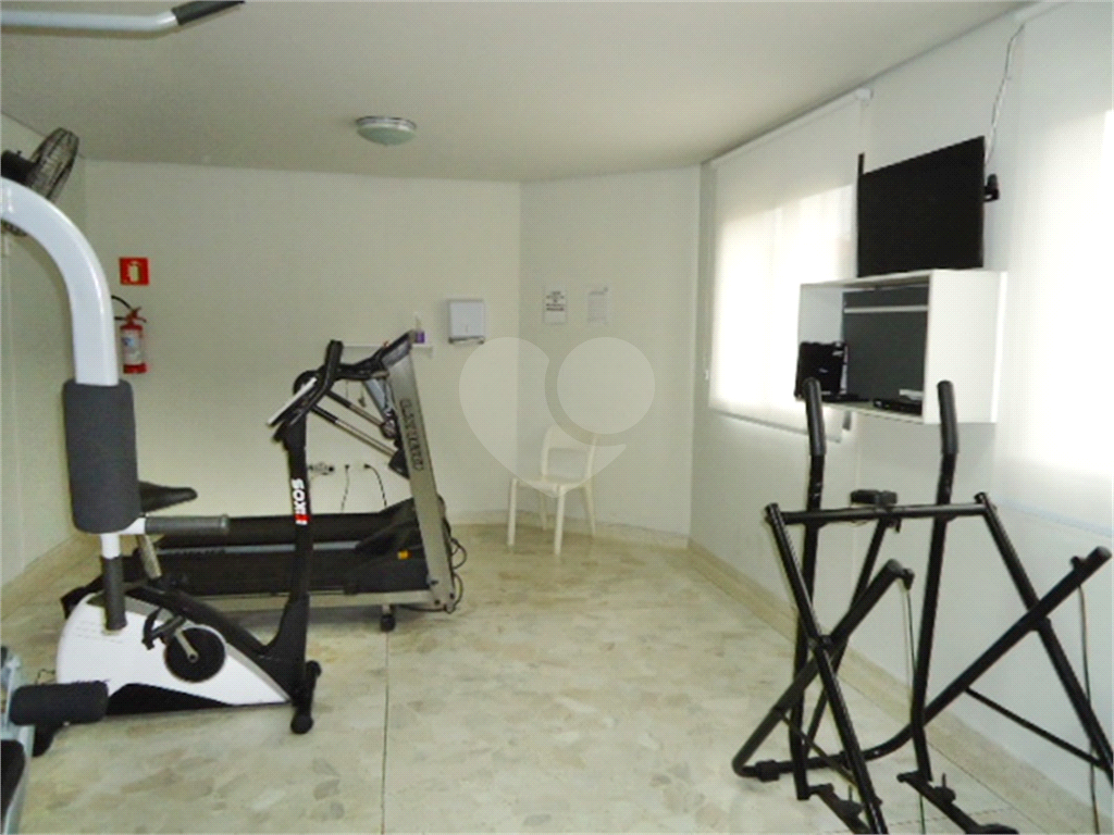 Apartamento vago com 92 metros de área útil  sendo 3 quartos , 1 suíte e 2 vagas próximo ao mnetrô Jardim São Paulo