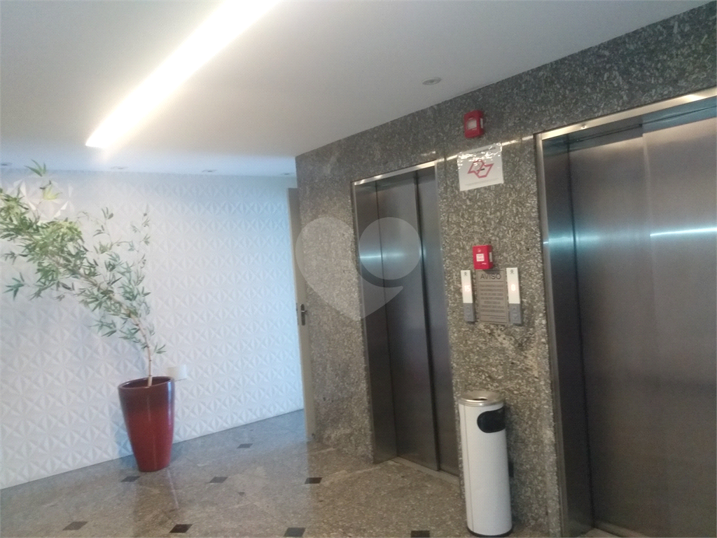 Apartamento vago com 92 metros de área útil  sendo 3 quartos , 1 suíte e 2 vagas próximo ao mnetrô Jardim São Paulo