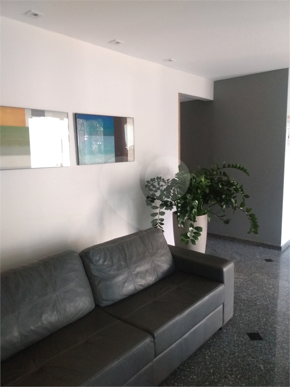 Apartamento vago com 92 metros de área útil  sendo 3 quartos , 1 suíte e 2 vagas próximo ao mnetrô Jardim São Paulo