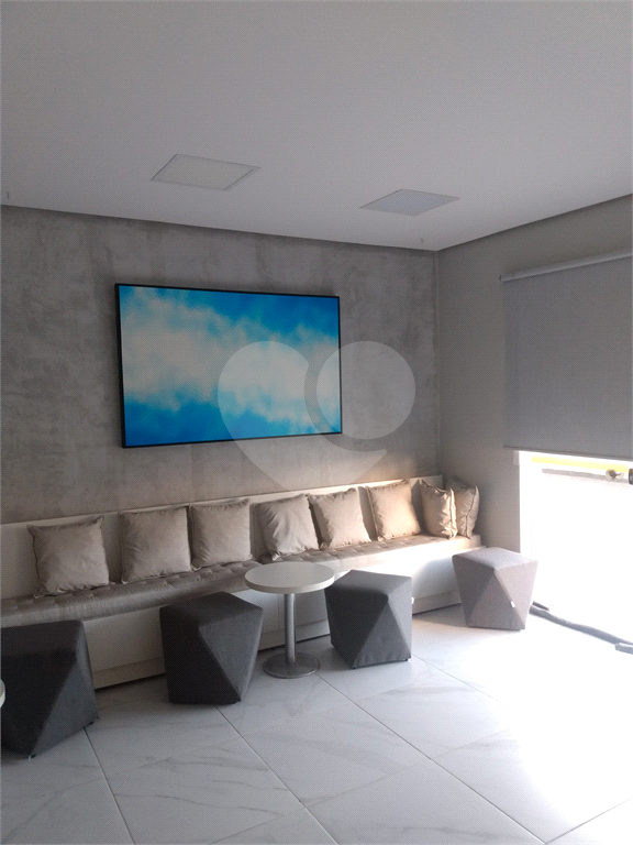 Apartamento vago com 92 metros de área útil  sendo 3 quartos , 1 suíte e 2 vagas próximo ao mnetrô Jardim São Paulo