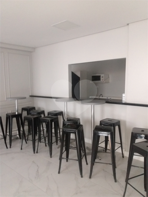 Apartamento vago com 92 metros de área útil  sendo 3 quartos , 1 suíte e 2 vagas próximo ao mnetrô Jardim São Paulo
