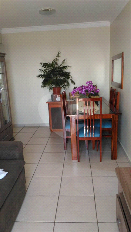 Apartamento no bairro do Mandaqui com 2 dormitórios. Sala para 2 ambientes e com sacada