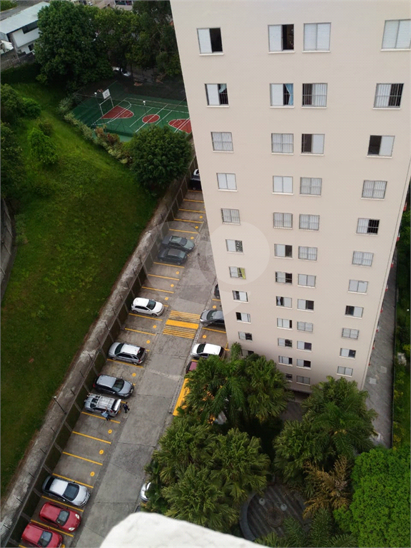 Apartamento no bairro do Mandaqui com 2 dormitórios. Sala para 2 ambientes e com sacada