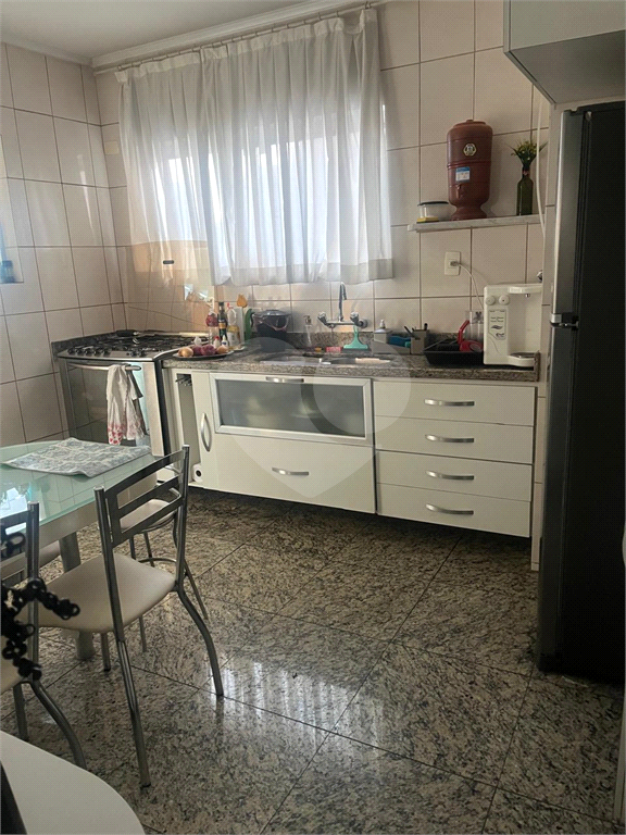 Imóvel 130m² sala ampla com janelões, cômodos grandes, 3 quartos, sendo 1 suíte, 1 vaga de garagem Perdizes