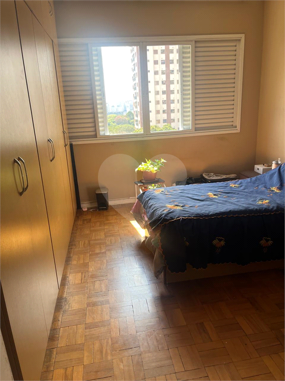 Imóvel 130m² sala ampla com janelões, cômodos grandes, 3 quartos, sendo 1 suíte, 1 vaga de garagem Perdizes