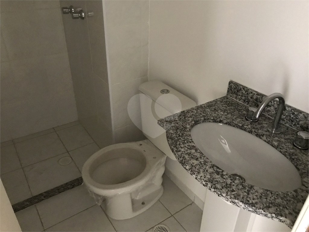 APARTAMENTO em VILA GUSTAVO