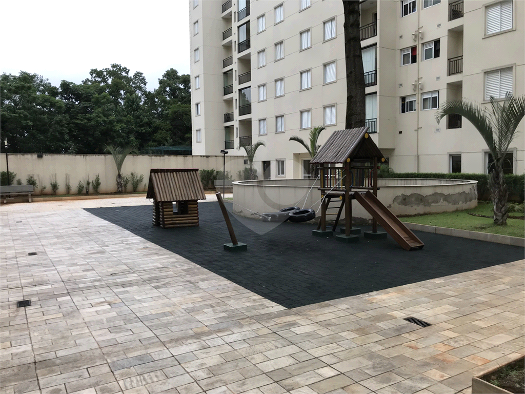APARTAMENTO em VILA GUSTAVO