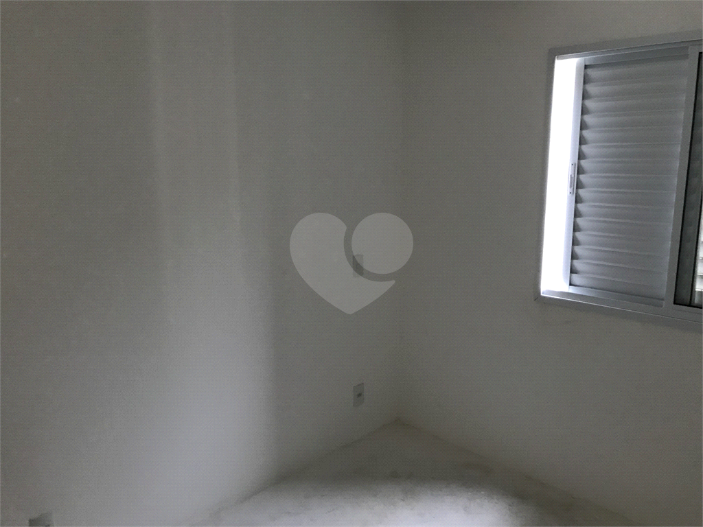 APARTAMENTO em VILA GUSTAVO