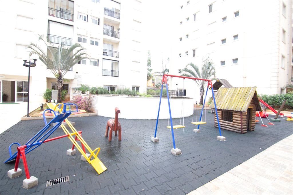APARTAMENTO em VILA GUSTAVO