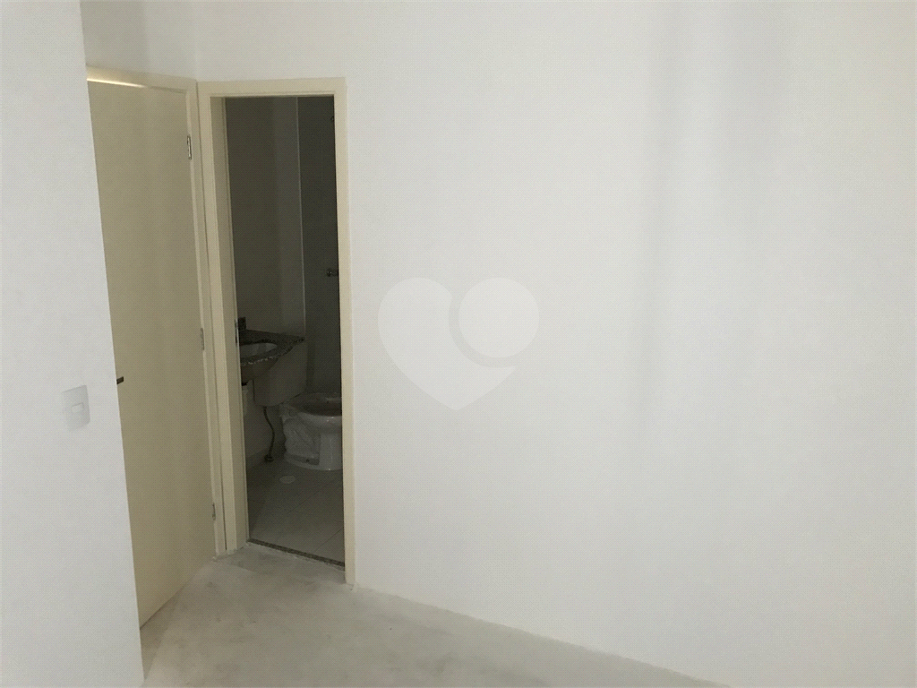 APARTAMENTO em VILA GUSTAVO