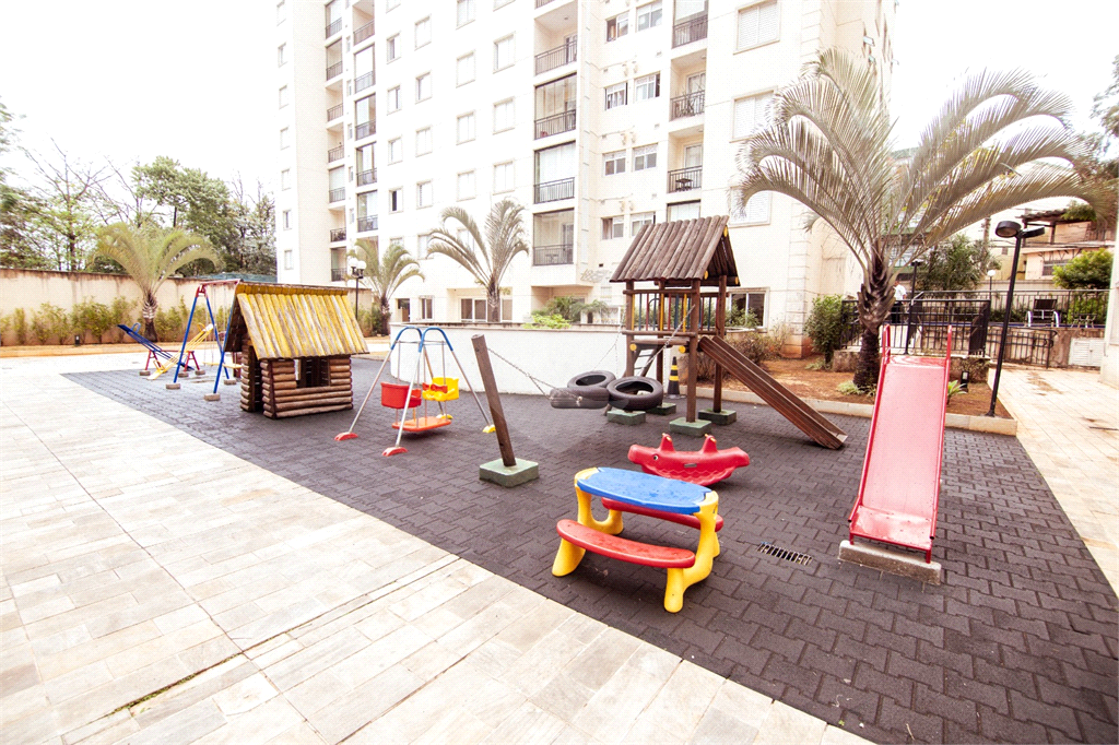 APARTAMENTO em VILA GUSTAVO