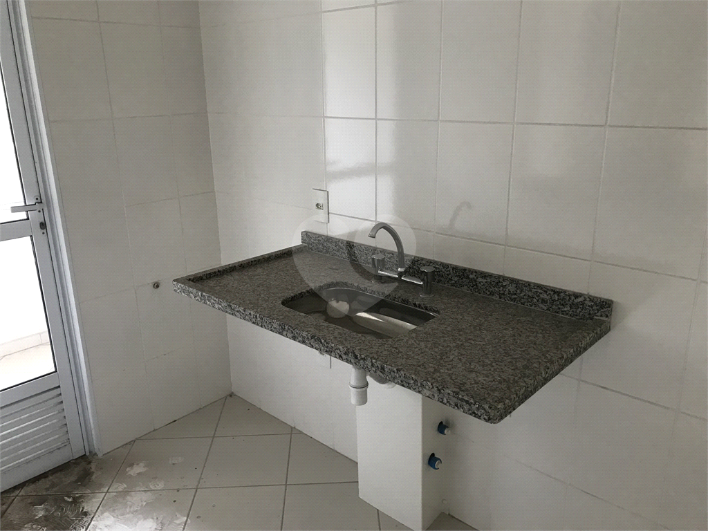 APARTAMENTO em VILA GUSTAVO