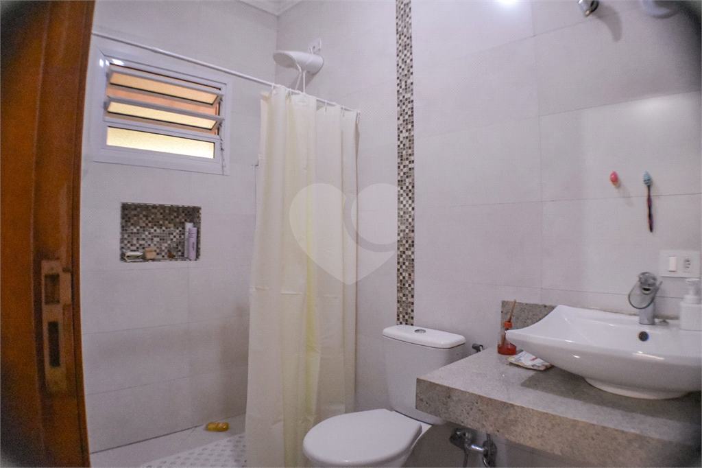 Casa Térrea ampla e Moderna, 4 dorm, 2 Suítes, 6 banh, Área Gde Churrasq e Piscina, Cond Fechado