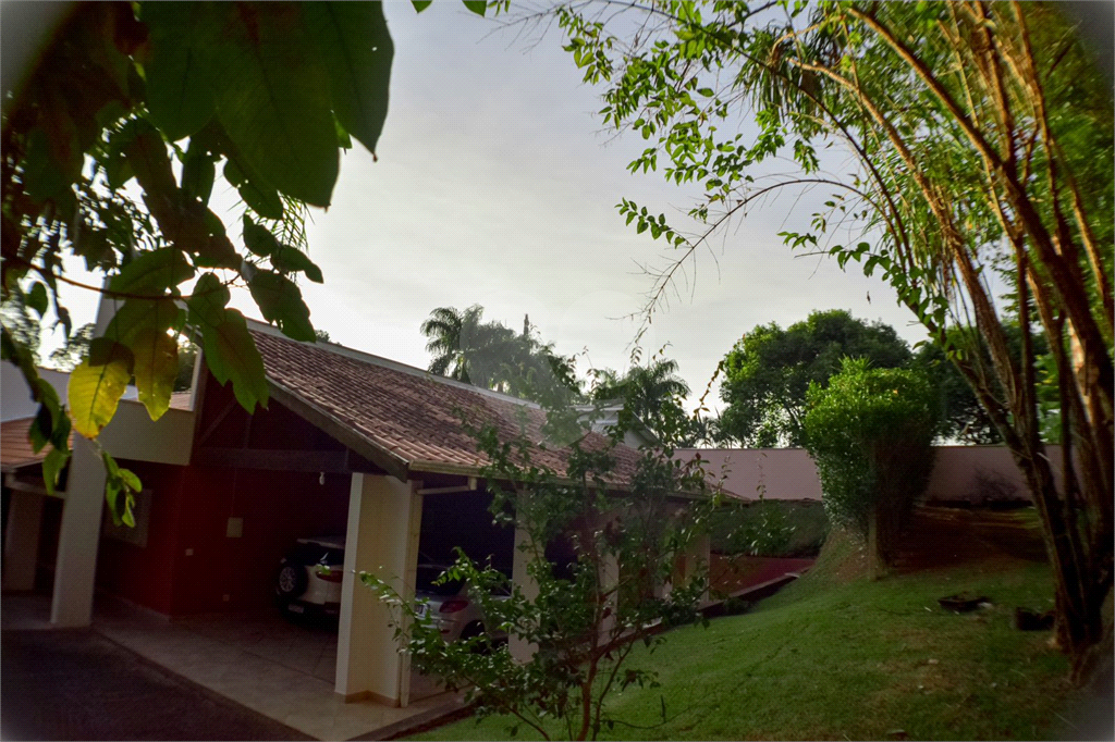 Casa Térrea ampla e Moderna, 4 dorm, 2 Suítes, 6 banh, Área Gde Churrasq e Piscina, Cond Fechado
