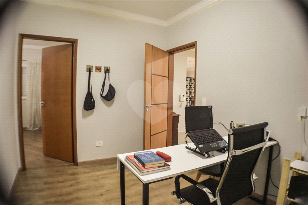 Casa Térrea ampla e Moderna, 4 dorm, 2 Suítes, 6 banh, Área Gde Churrasq e Piscina, Cond Fechado