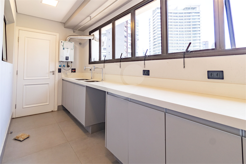 PRÓXIMO AO PARQUE IBIRAPUERA - OPORTUNIDADE COMERCIAL