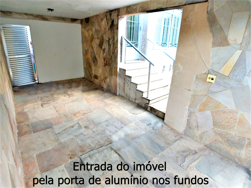 Bela casa térrea com 2 dormitórios 1 suíte e 1 vaga coberta.