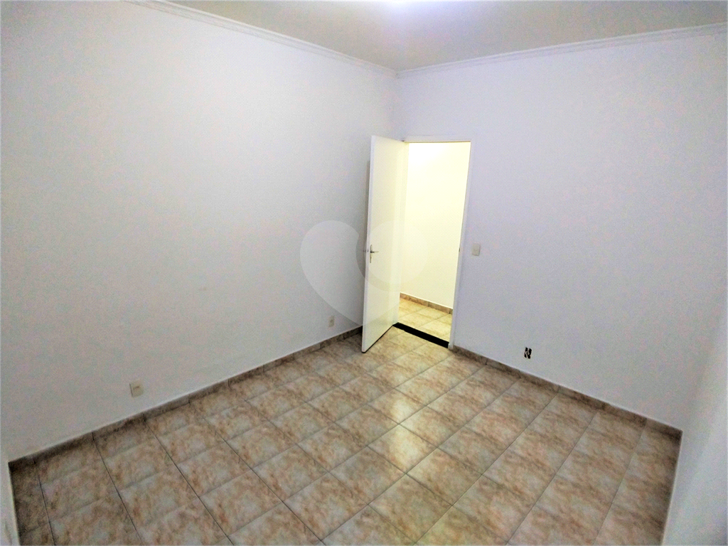 Bela casa térrea com 2 dormitórios 1 suíte e 1 vaga coberta.