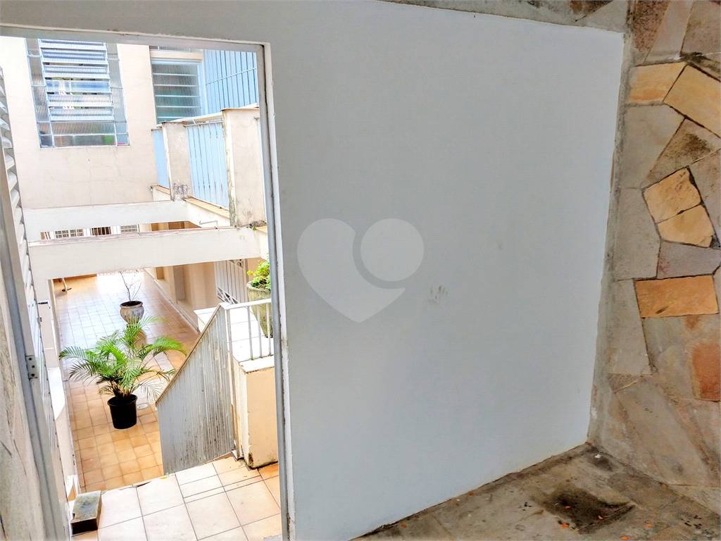 Bela casa térrea com 2 dormitórios 1 suíte e 1 vaga coberta.