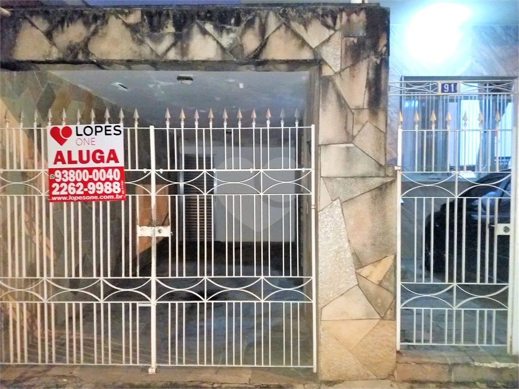 Bela casa térrea com 2 dormitórios 1 suíte e 1 vaga coberta.