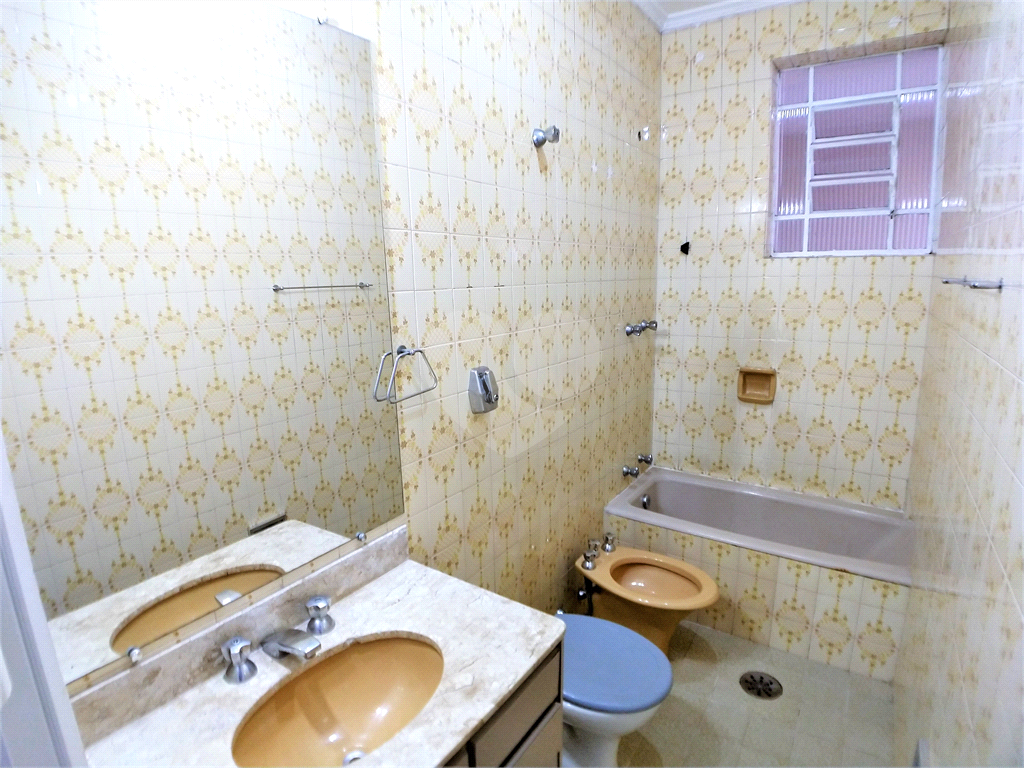 Bela casa térrea com 2 dormitórios 1 suíte e 1 vaga coberta.