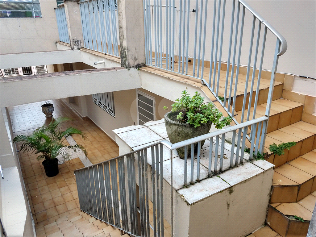 Bela casa térrea com 2 dormitórios 1 suíte e 1 vaga coberta.