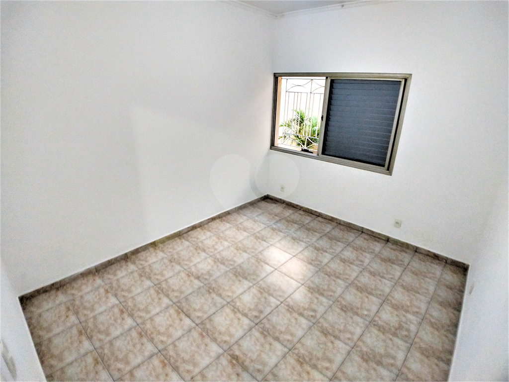 Bela casa térrea com 2 dormitórios 1 suíte e 1 vaga coberta.