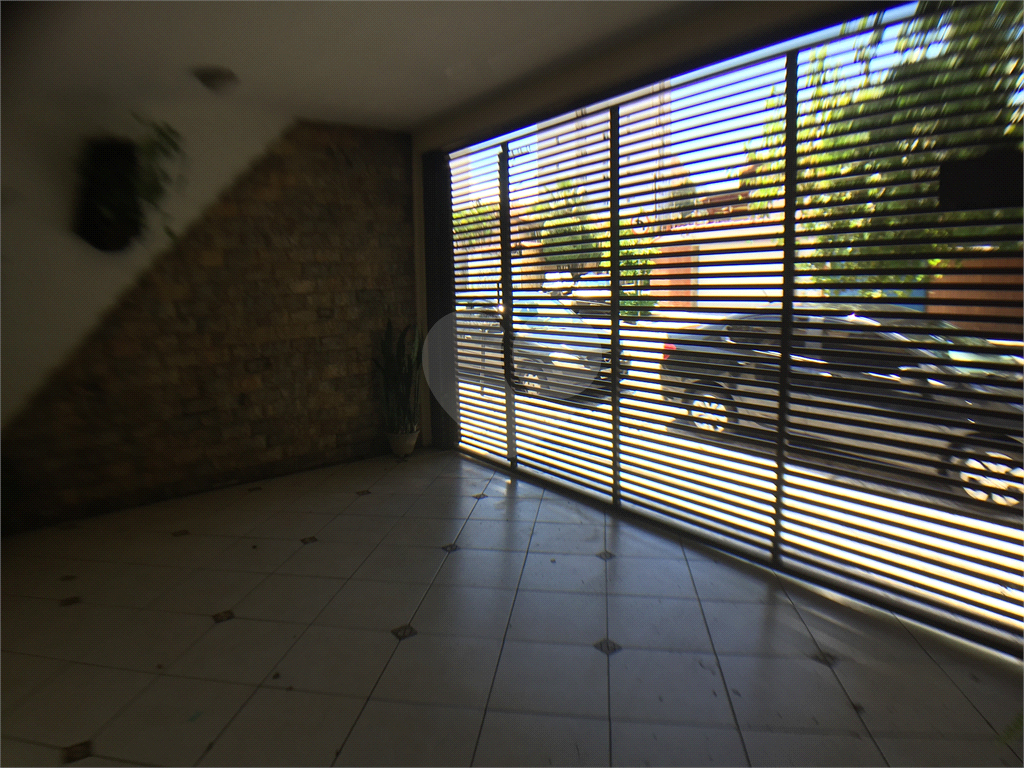 Casa com 3 dormitórios com ótima localização!