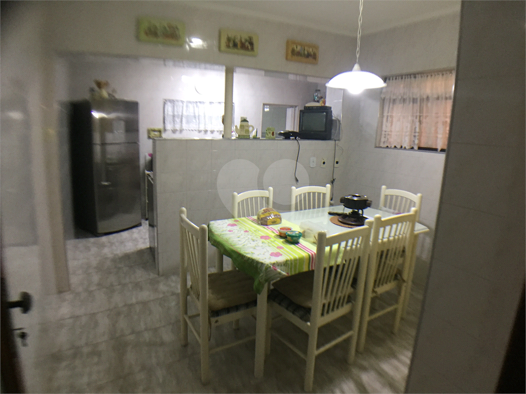 Casa com 3 dormitórios com ótima localização!
