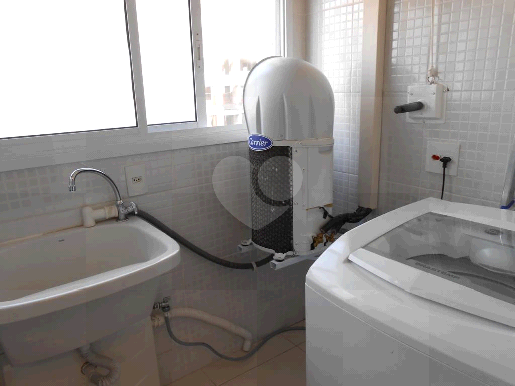 Apartamento com varanda gourmet, mobiliado e decorado,com vista maravilhosa para o sol.