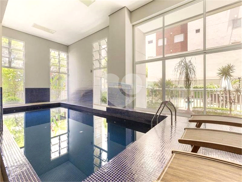 Apartamento com varanda gourmet, mobiliado e decorado,com vista maravilhosa para o sol.