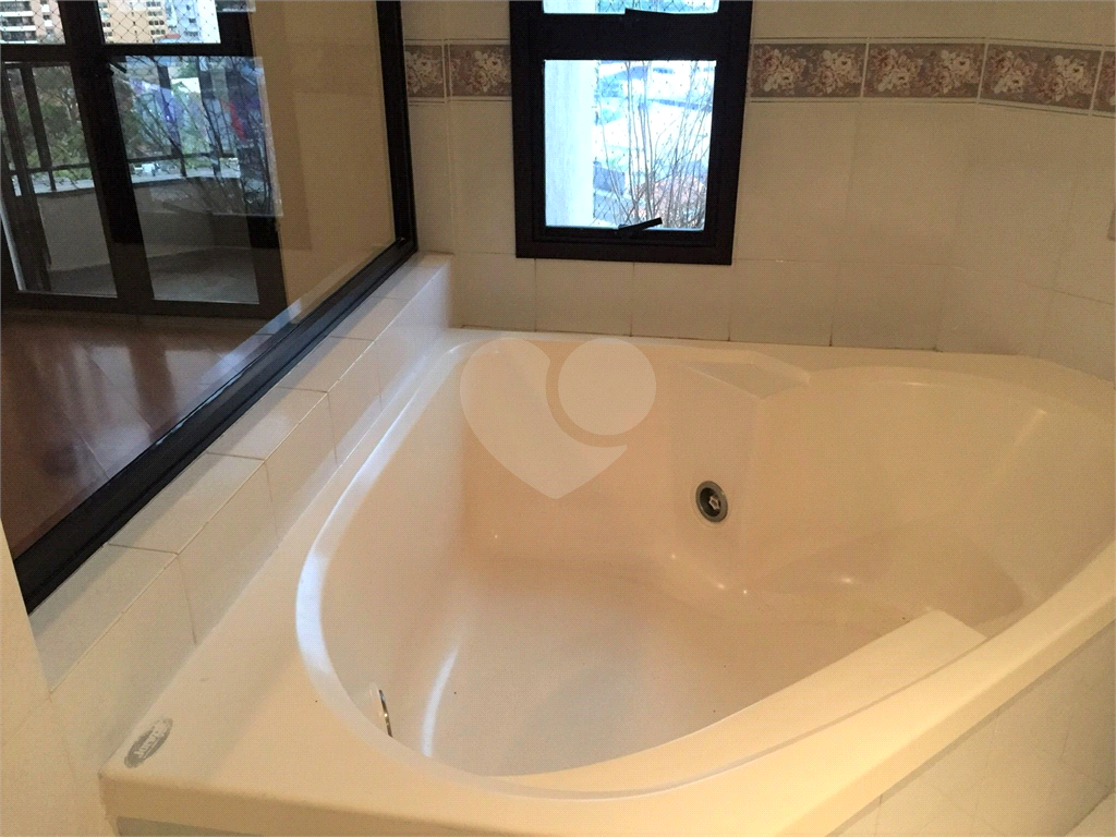 LINDO APARTAMENTO À VENDA OU LOCAÇÃO