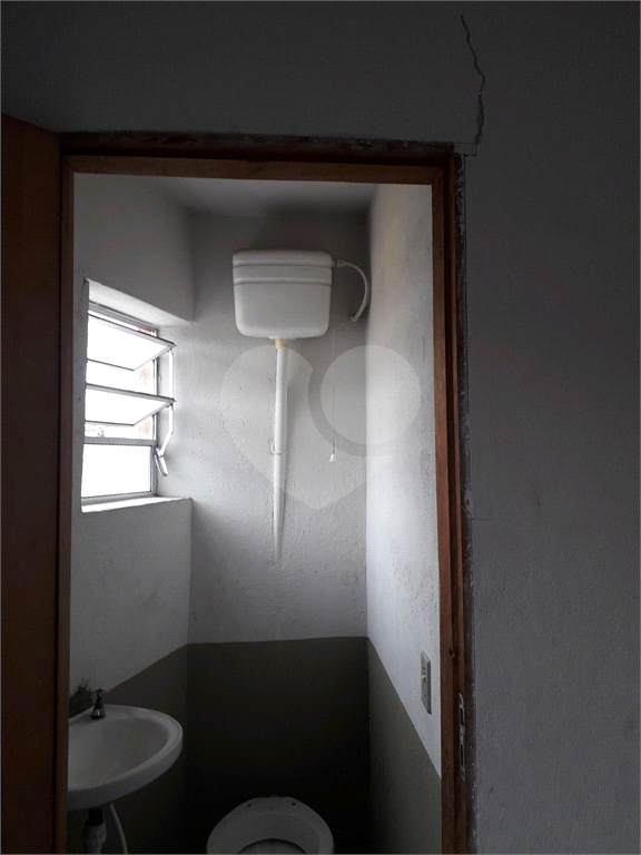 sobrado com 3dormitorios sendo 01 suite sala para 2 ambientes com uma grande sacada laterais ,lavabo