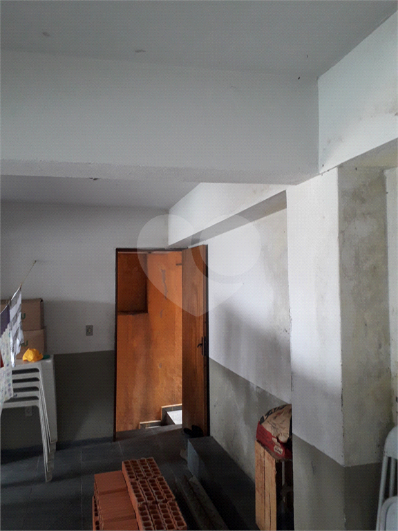 sobrado com 3dormitorios sendo 01 suite sala para 2 ambientes com uma grande sacada laterais ,lavabo